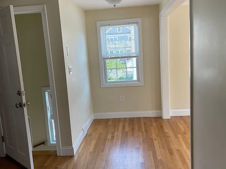 32 Linden Ave — Photo 15