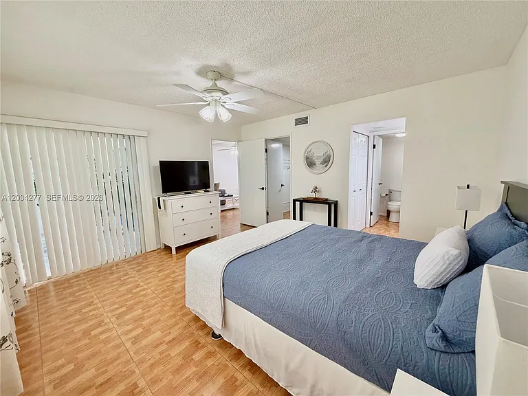 1203 Bahama Bnd #G1 — Photo 19