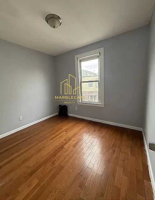 2nd image of 116 22nd St #22