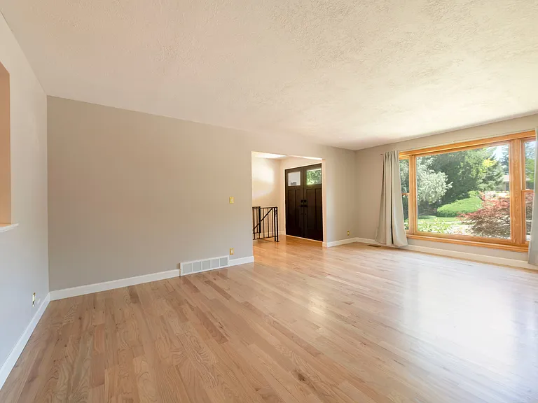 1362 S Embassy Way — Photo 13