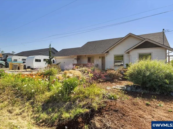 891 N 12th St, Philomath, OR 97370