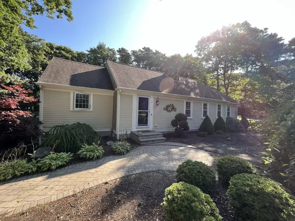4 Wolf Hill Rd, East Sandwich, MA 02537