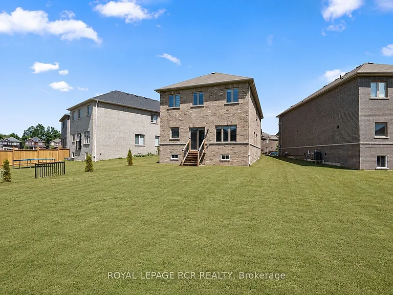 166 Seeley Ave — Photo 46