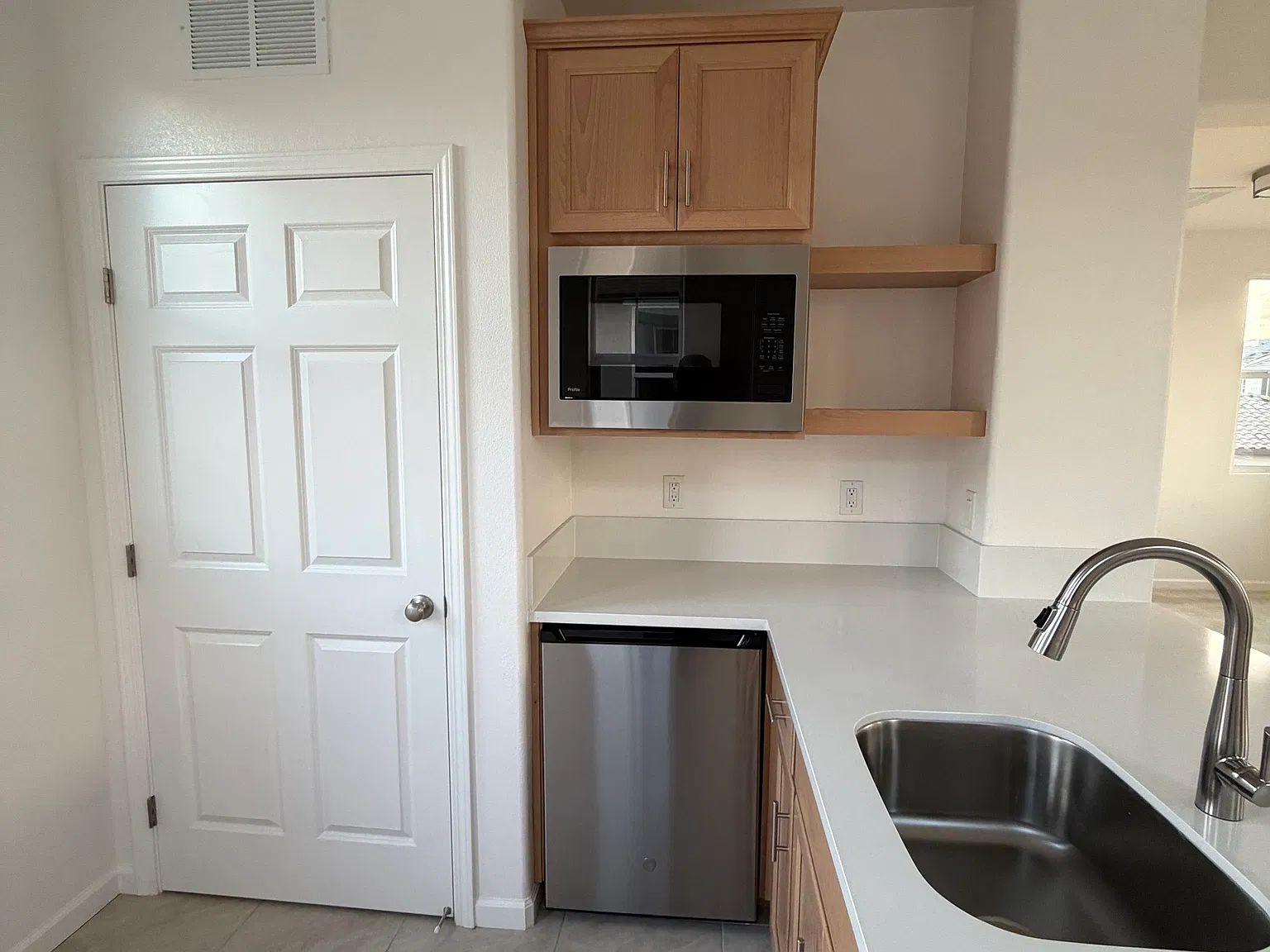 1 bed, 500 sqft, $1,600 — Photo 2