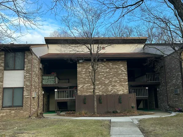178 Amberly Drive #J, Manalapan, NJ 07726
