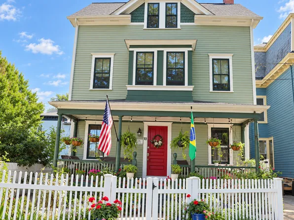 10 Parade St APT 1, Providence, RI 02909