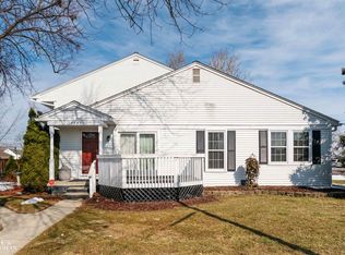 22621 Martin Rd, Saint Clair Shores, MI 48081