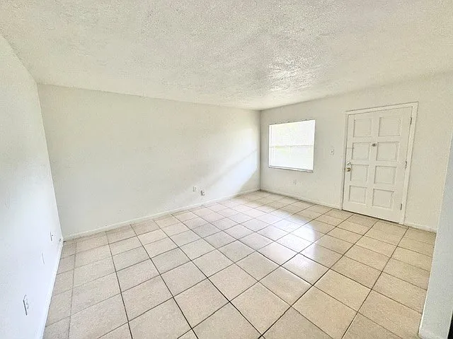 4750 40th Ave N #106 — Photo 6