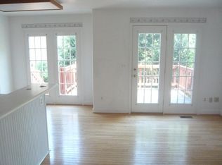 3919 Valley Ridge Dr, Fairfax, VA 22033