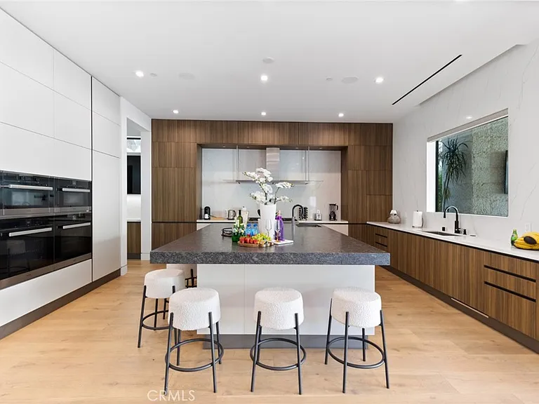 5702 Melvin Ave — Photo 14