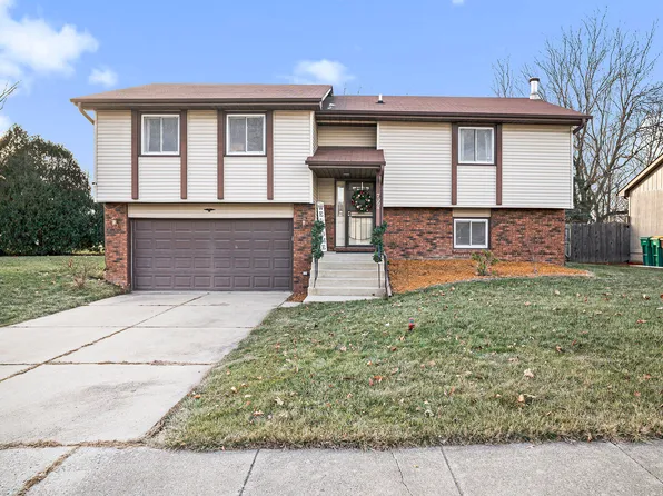 7398 Wright St, Merrillville, IN 46410