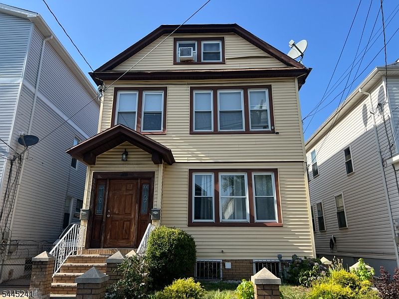 1st image of 1353 Alina St #1