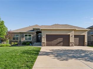 17218 W 197th Pl, Spring Hill, KS 66083