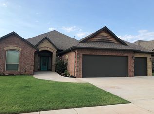 11305 SW 39th St, Mustang, OK 73064