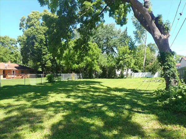 4330 W KILEY AVENUE, Milwaukee, WI 53223