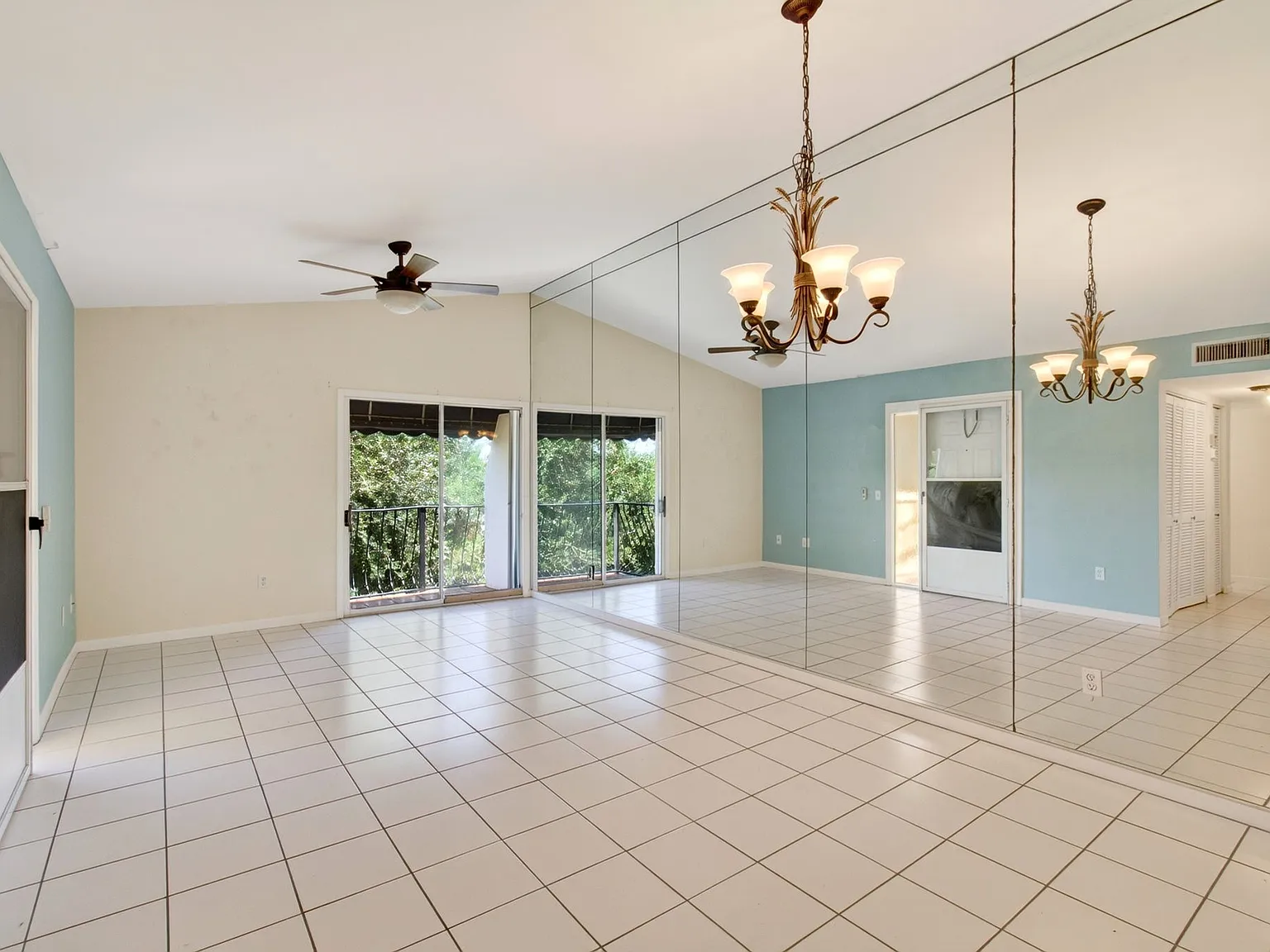 179 Waterside Drive - . — Photo 4