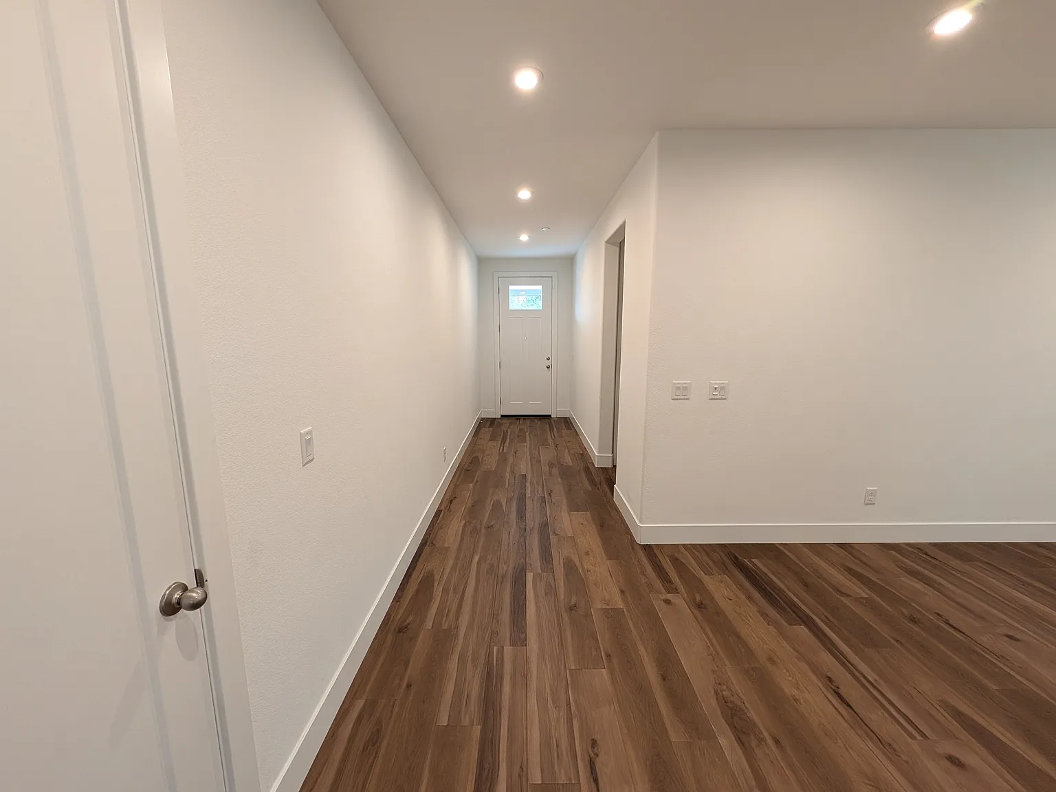 5 bed, 3043 sqft, $6,000 — Photo 2