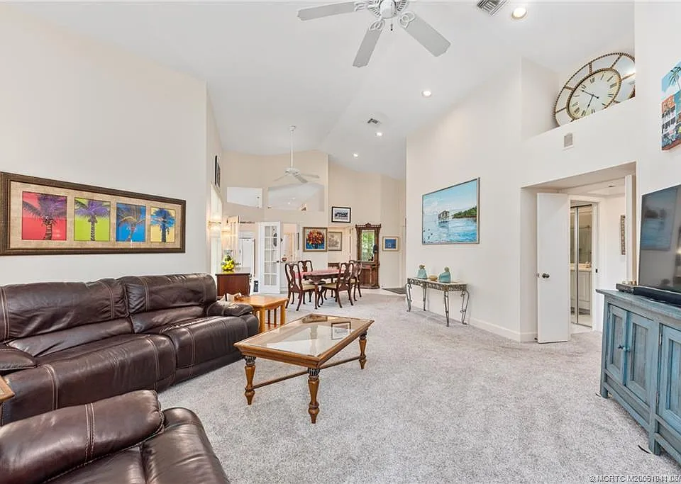 2201 NW Seagrass Dr