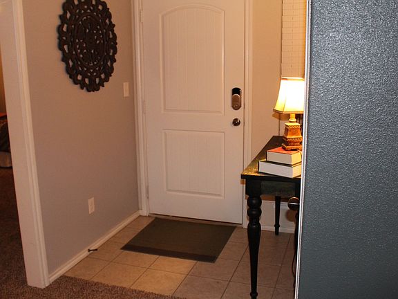 entry way/foyer