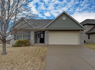 3329 Baton Rouge Rd, Muscatine, IA 52761