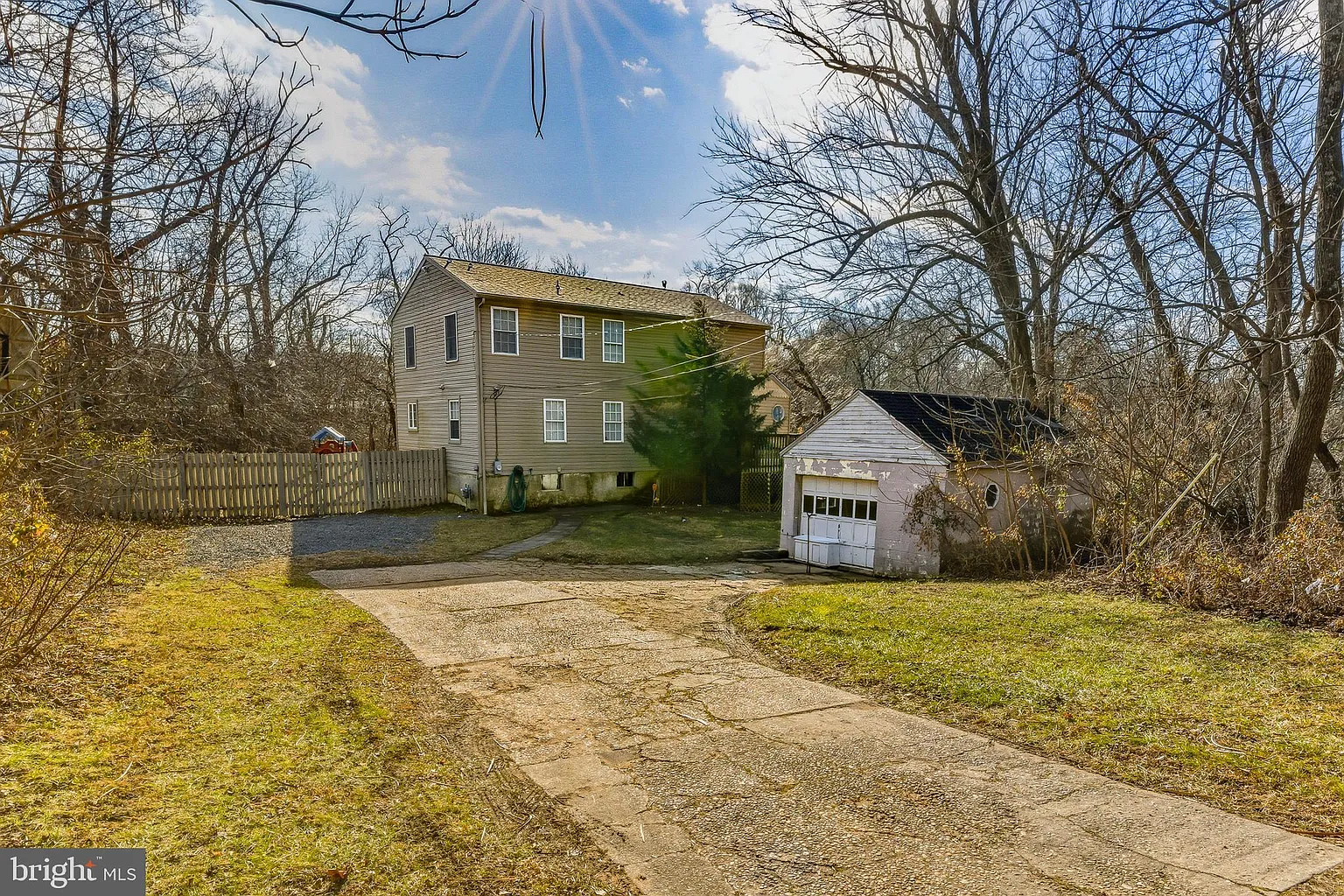 18 E Front St photo 1