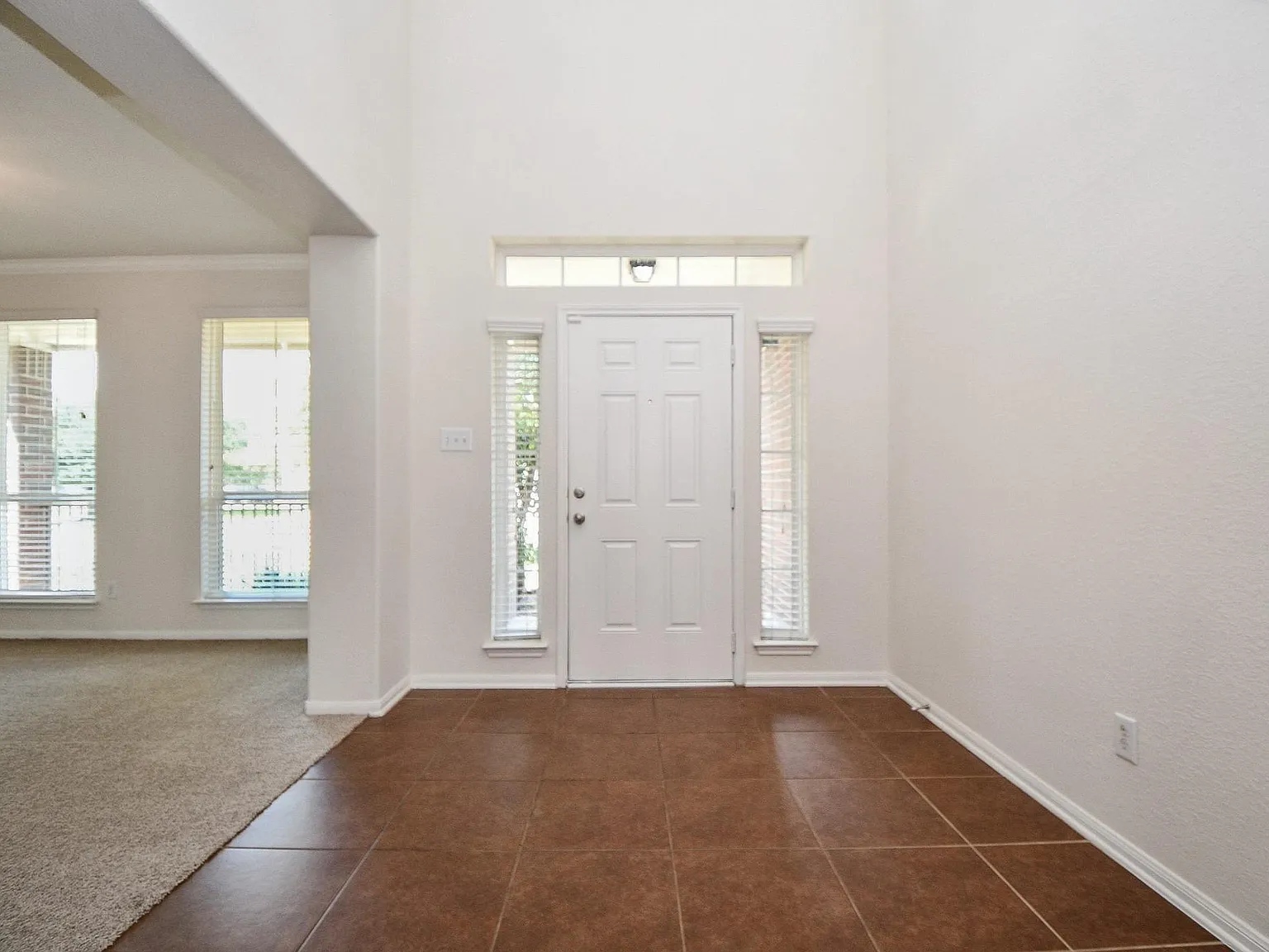 6 bed, 3.5 bath, 4237 sqft, $4,000 — Photo 4