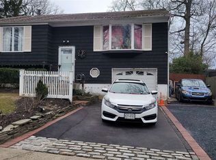 12 Penny Dr, Huntington Station, NY 11746
