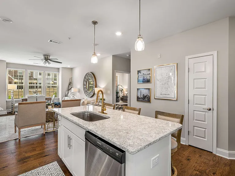 900 Vintage Green Ln #104 — Photo 3