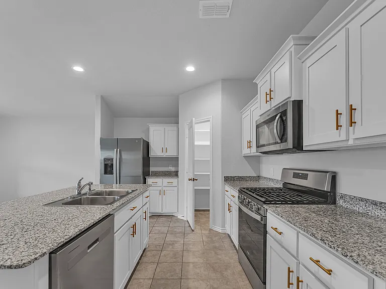 708 Basteen Ln — Photo 8