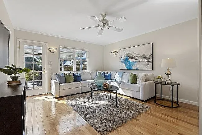 380 Wilton Ave — Photo 41