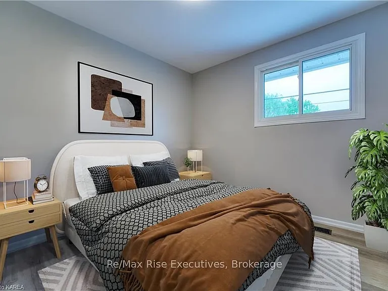 631 Aylmer Cres #1 — Photo 11