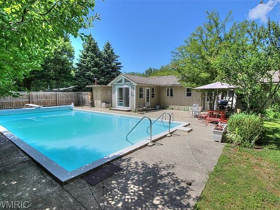 2nd image of 38 Bellwood Dr
