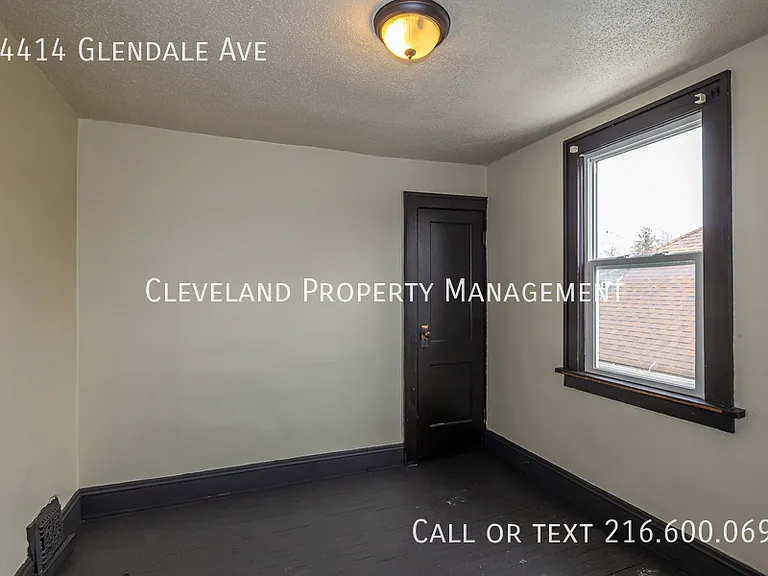 14414 Glendale Ave — Photo 17