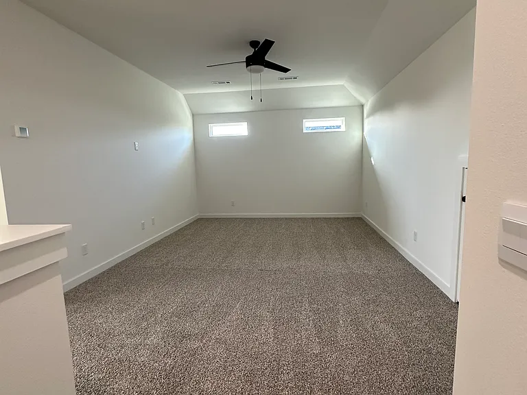 1051 Thornwood Pl — Photo 17