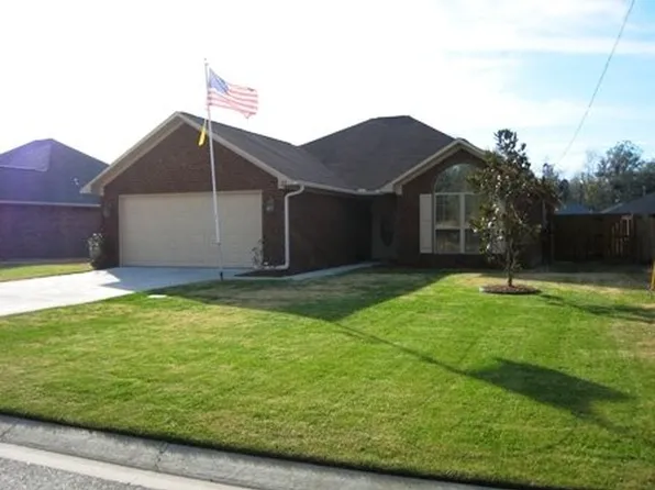 93 Gloucester Dr, Midway, GA 31320