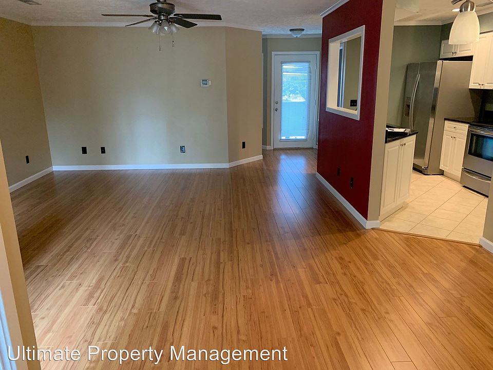 1st image of 111 Longstreet Dr APT 205