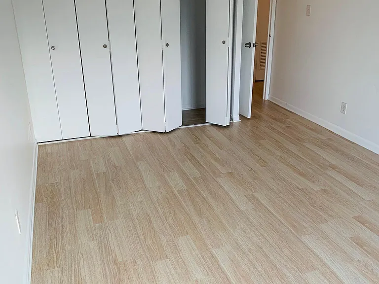 3100 S Manchester St #9 — Photo 8