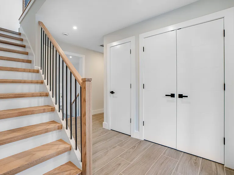 128 E Edsall Blvd #A — Photo 4