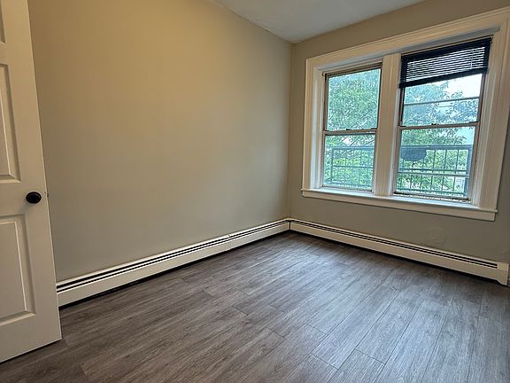 5th image of 723 Highland Ave #3L