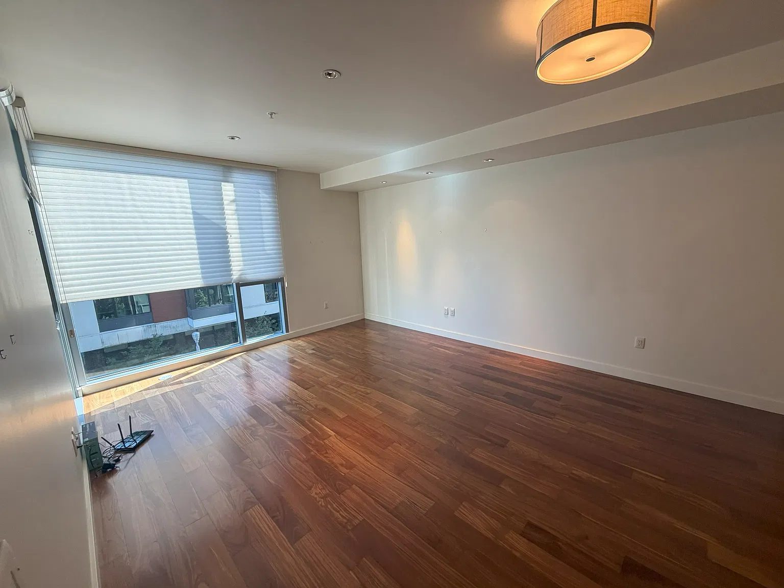 1 bed, 1.5 bath, 1155 sqft, $2,900 — Photo 2