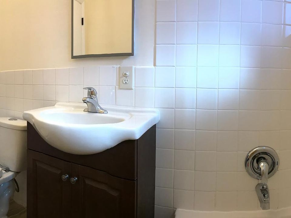 1st image of 648 Sea Vale St APT B