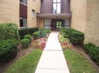 1103 N Mill St APT 105, Naperville, IL