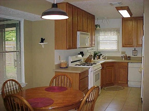 Kitchen and breakfast nook