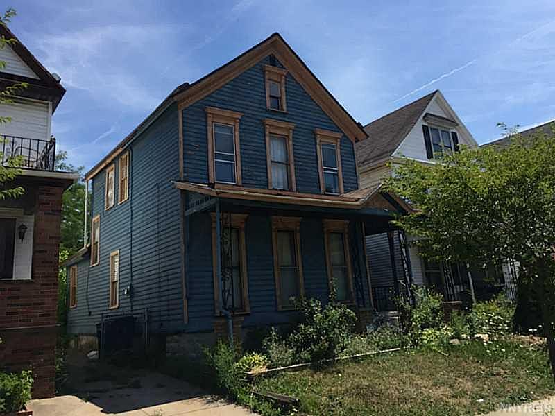 1st image of 211 Parkdale Ave