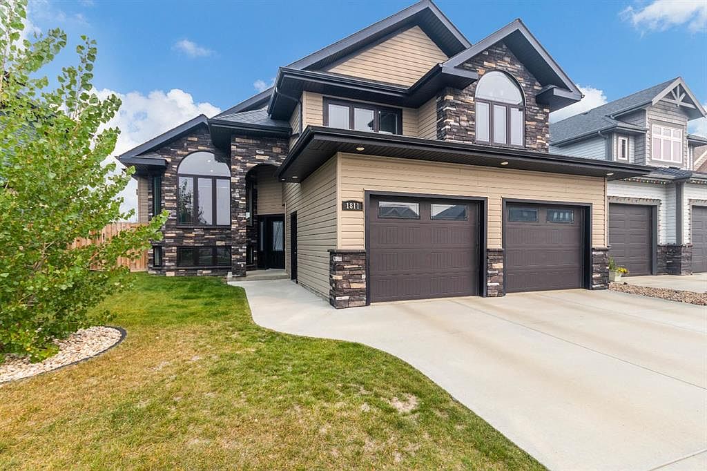 1811 W 61st Ave, Lloydminster, AB T9V 3P6 MLS A2078108 Zillow