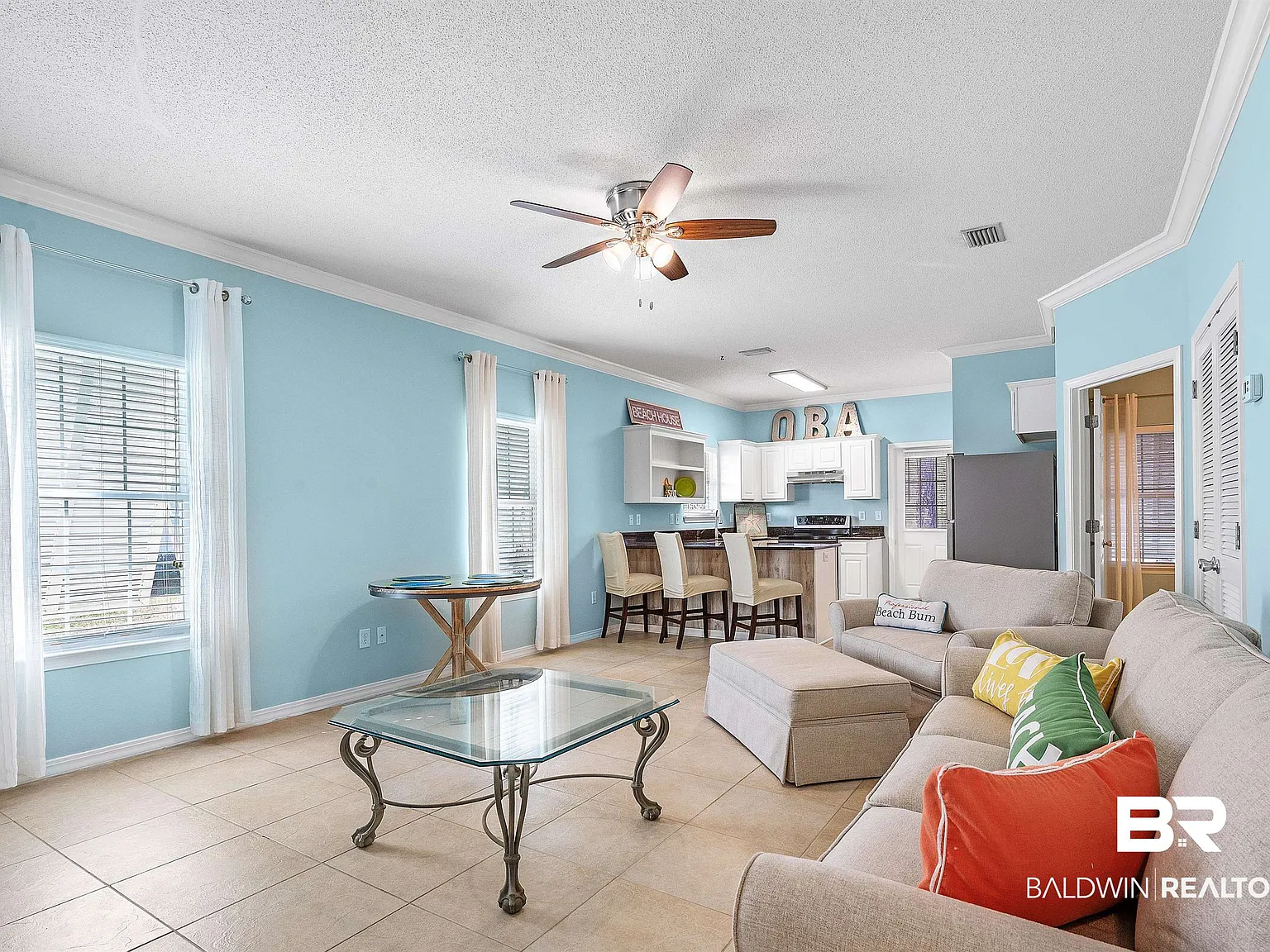 3 bed, 2.0 bath, 1126 sqft, $2,400 — Photo 3