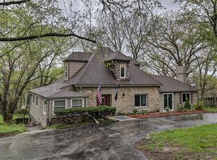 10409 N Crooked Rd, Kansas City, MO 64152