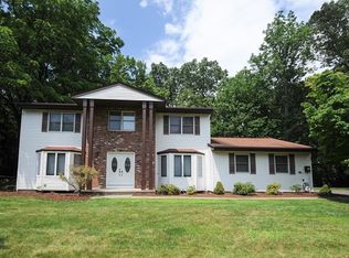 1 McKenney Ct, Suffern, NY 10901