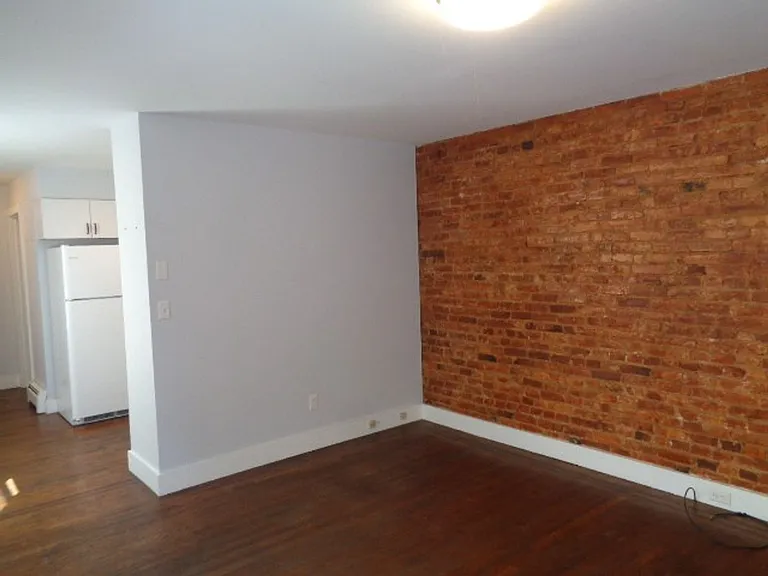 4025 Falls Rd — Photo 4