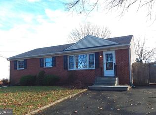337 Green Ln, Ewing, NJ 08638